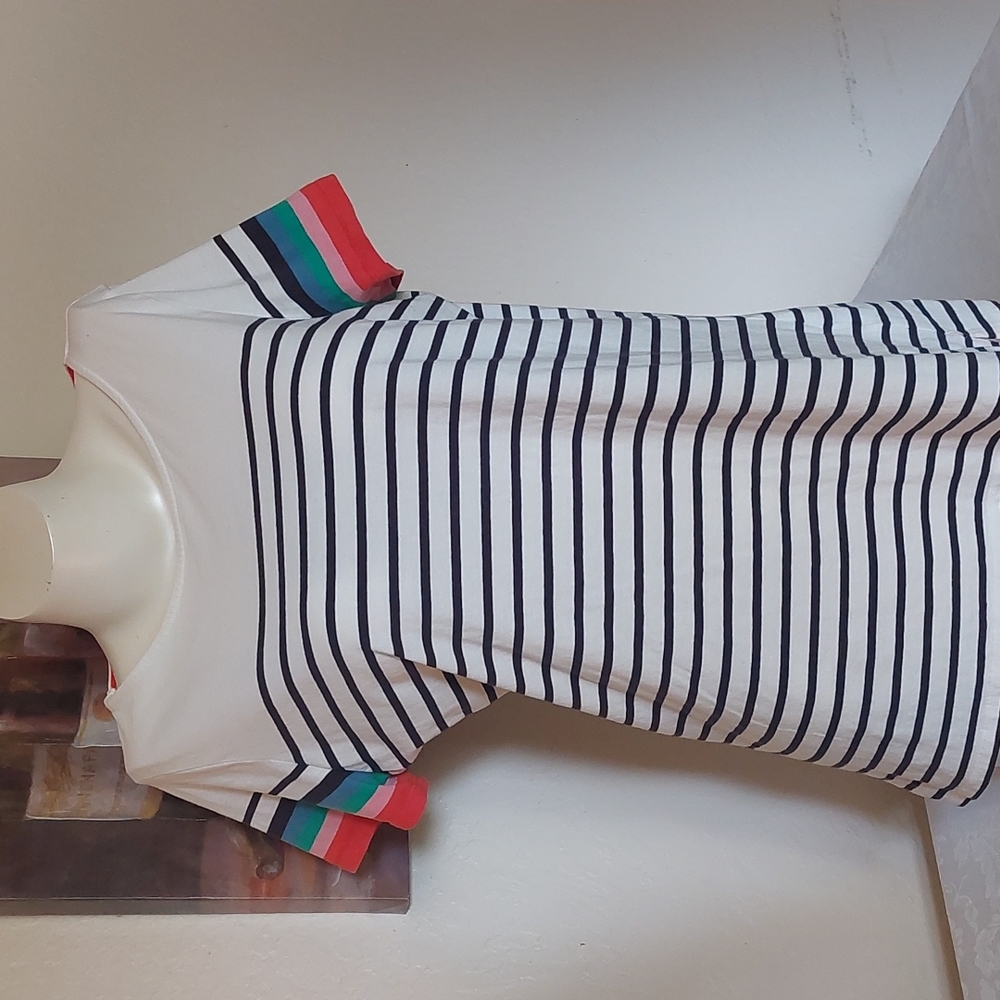 BORDEN Black and white striped, short sleeve top. Size 10. Pre-owned great cond.